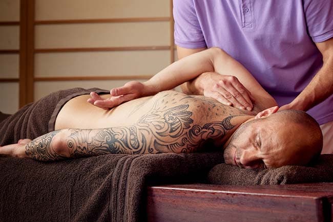 Klassische Massagen & Anwendungen im Ayurveda Hotel Mandira