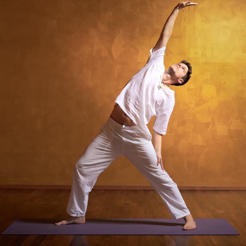 Yoga für den Magen unterstützt die Verdauung aktiv